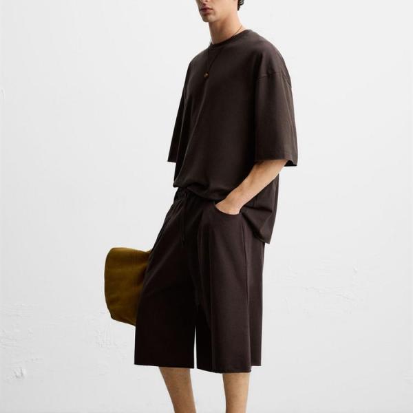 OVERSIZED FIT T-SHIRT