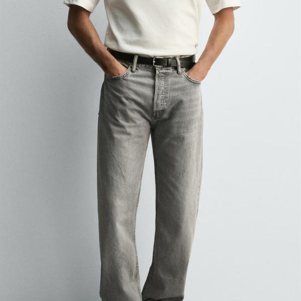 STRAIGHT FIT JEANS