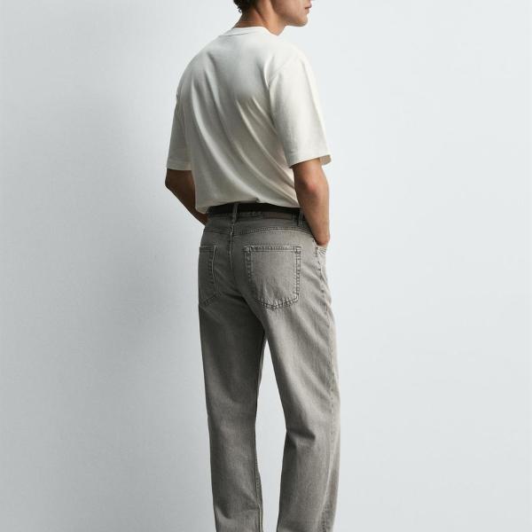 STRAIGHT FIT JEANS