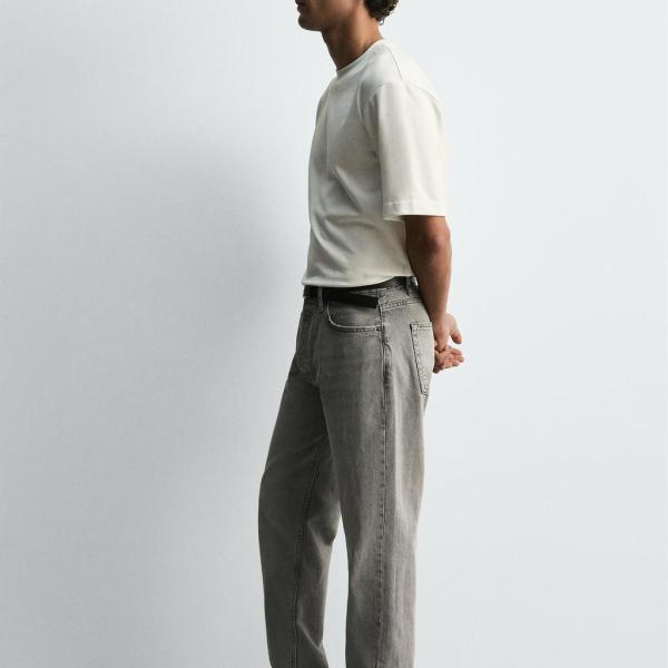 STRAIGHT FIT JEANS