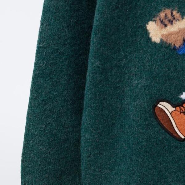 KNIT BEAR SWEATER