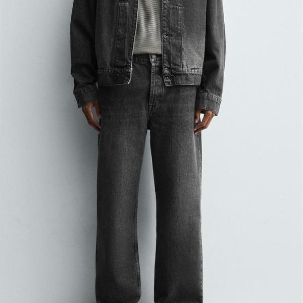 STRAIGHT-LEG JEANS