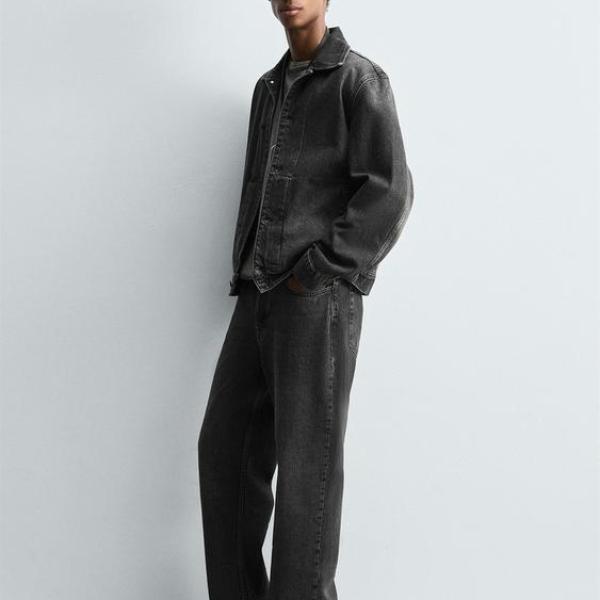 STRAIGHT-LEG JEANS