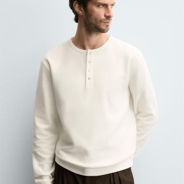 RIBBED BUTTON-NECK T-SHIRT
