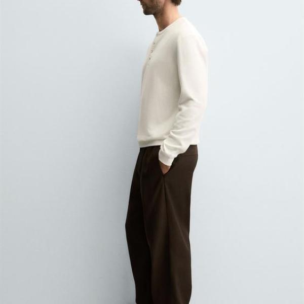 RIBBED BUTTON-NECK T-SHIRT