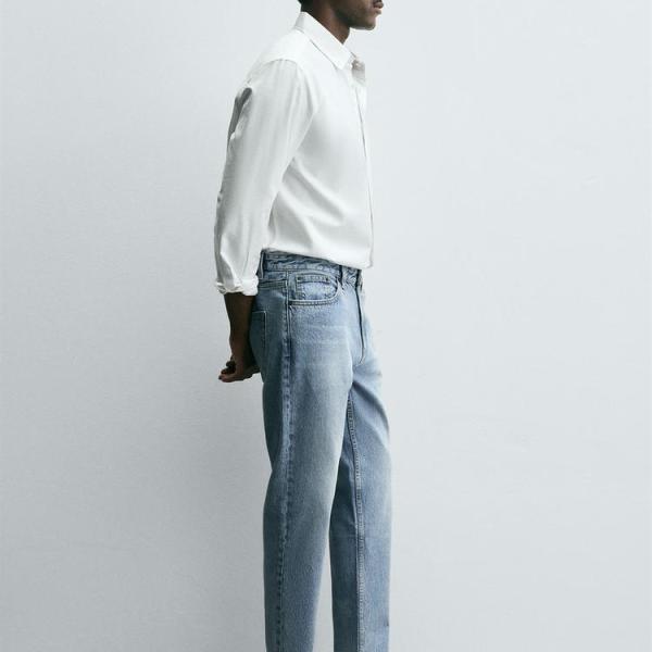 SLIM TAPERED FIT JEANS