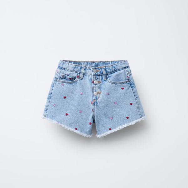 HIGH-WAIST DENIM BERMUDA SHORTS WITH EMBROIDERED HEARTS