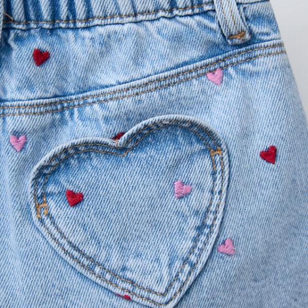 HIGH-WAIST DENIM BERMUDA SHORTS WITH EMBROIDERED HEARTS