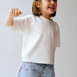 HIGH-WAIST DENIM BERMUDA SHORTS WITH EMBROIDERED HEARTS