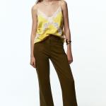 HIGH-WAIST JEANS WITH PATCH POCKETS