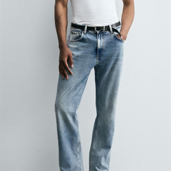 FLARE FIT JEANS