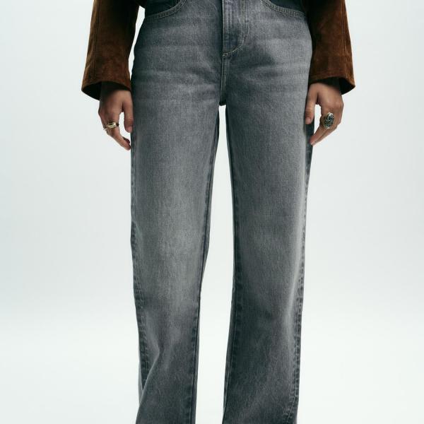REGULAR FIT HIGH-WAIST JEANS WITH BELT