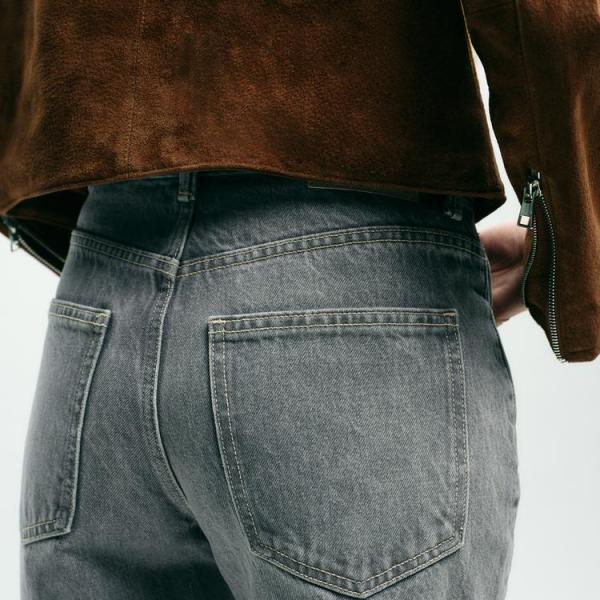 REGULAR FIT HIGH-WAIST JEANS WITH BELT