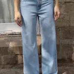 Hot Butt Ripped Straight Fit Jeans
